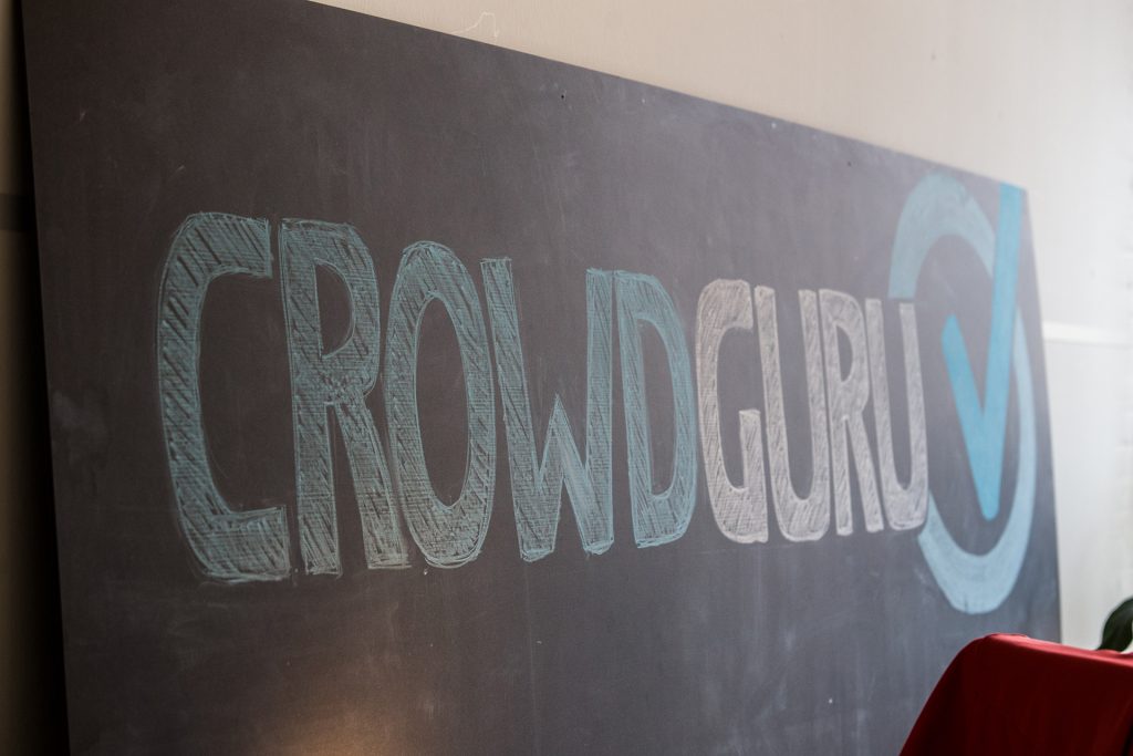 Tafelbild Crowd Guru