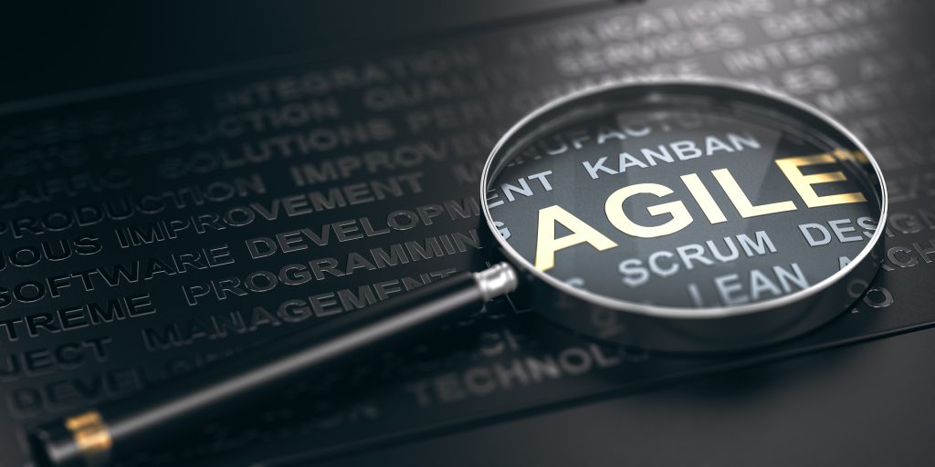 Lupe, die den Begriff AGILE zeigt