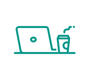 Icon Laptop und heißer Kaffee auf Schreibtisch
