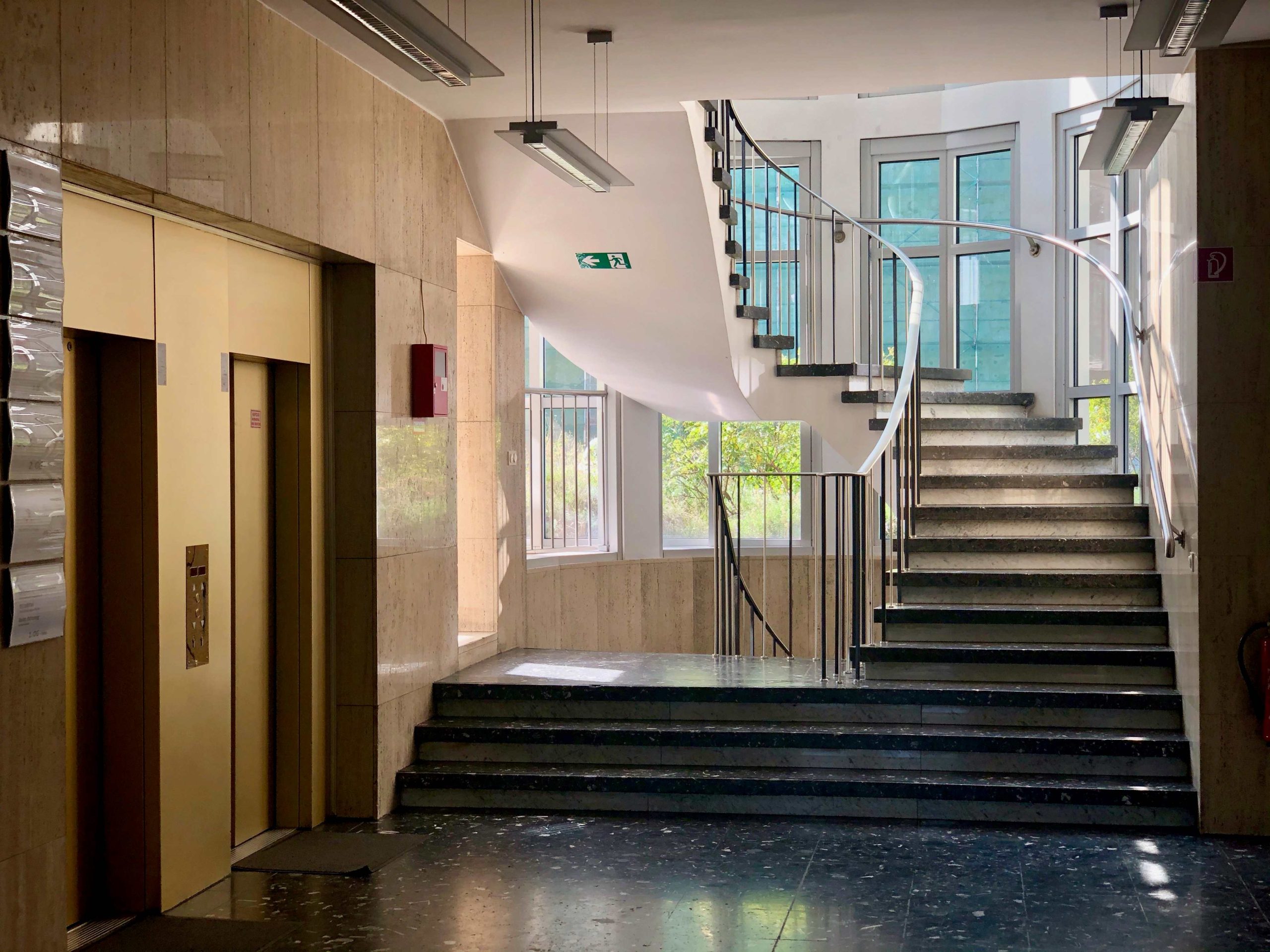 Treppenhaus im Bürogebäude vom IT2media Standort Berlin.